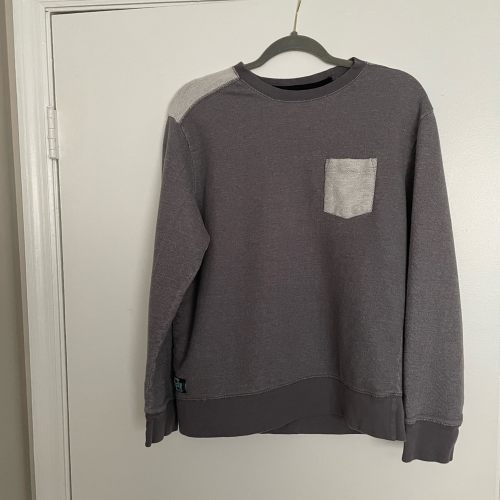 Women’s Lightweight Gray Sweater w/ Pocket Size Large